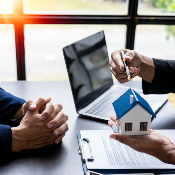 Как купить квартиру, если она в залоге у банка