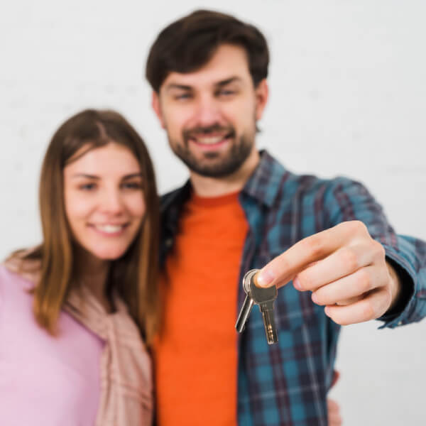 Может ли муж продать квартиру жене