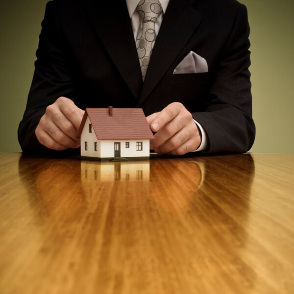 Покупка квартиры у супругов – что учитывать перед сделкой