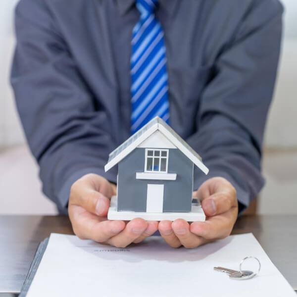 Как продать квартиру с долгом по приватизации