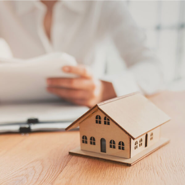 Продажа квартиры с обременением: как происходит и что учитывать